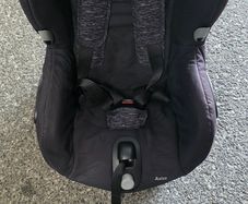 Maxi-Cosi Axiss rotating car seat