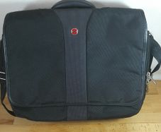Wenger Swiss Army Laptop Messenger Bag Black Nylon Briefcase Fits Up To 15.6"