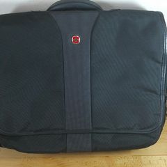 Wenger Swiss Army Laptop Messenger Bag Black Nylon Briefcase Fits Up To 15.6"