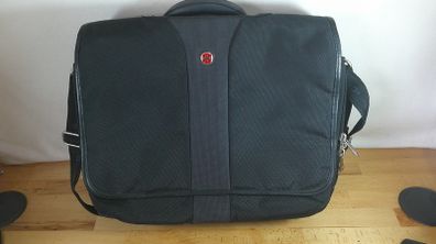 Wenger Swiss Army Laptop Messenger Bag Black Nylon Briefcase Fits Up To 15.6"