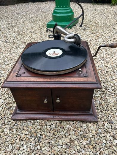 Wind Up Gramophones