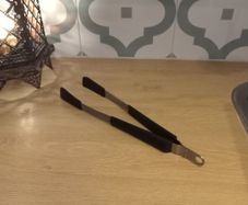 Tongs