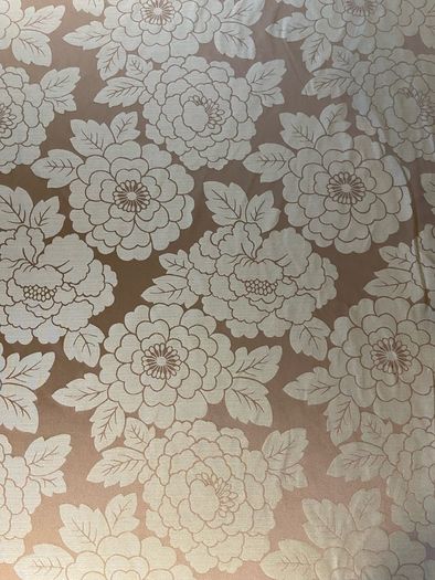 Beautiful Upholstery Fabric x 17.3 mtrs / 57'