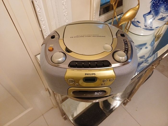 Philips cd and radio cassette player