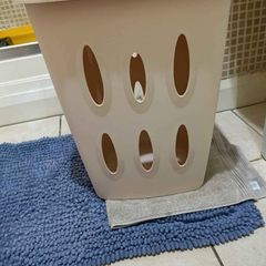 Laundry hamper
