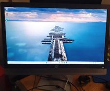 HP EliteDisplay E240c 24inch Monitor - Webcam + Speakers