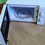 Sona 20L 700W White Microwave Image 10