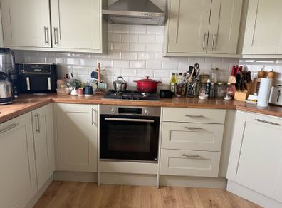 Fully fitted kitchen