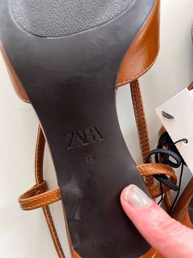 Leather kitten heels