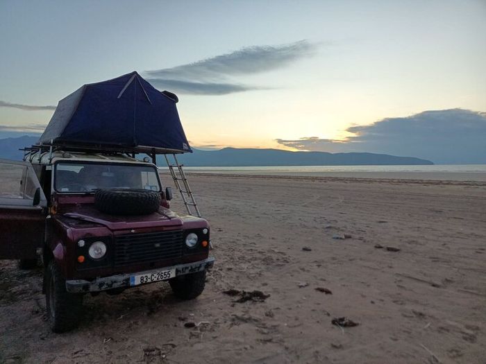 Roof tent