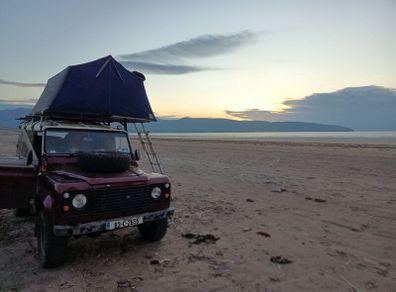 Roof tent