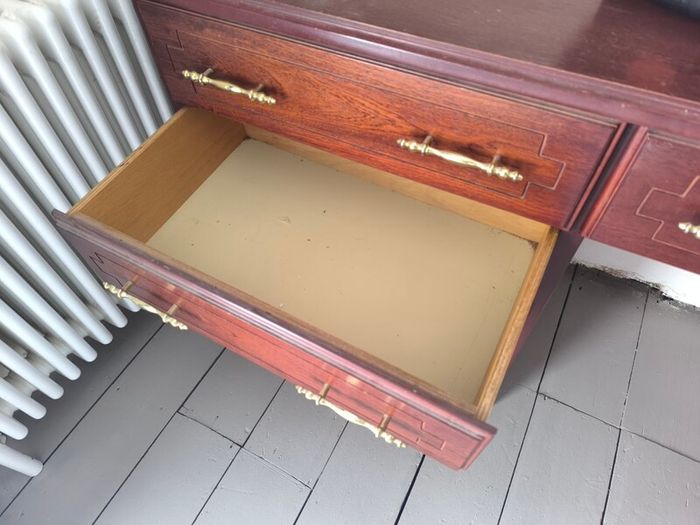 desk / dressing table