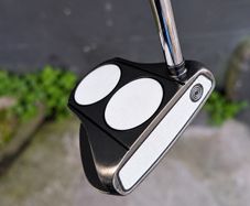 Odyssey 2 ball Putter v-line (33)