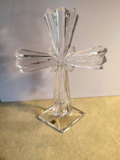Vintage Tipperary crystal standing cross.