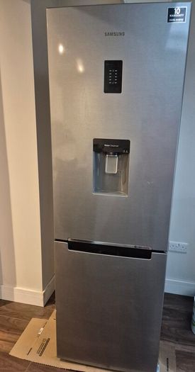 Samsung Freestanding Fridge Freezer
