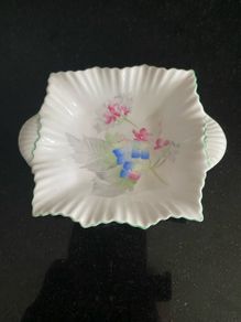Shelly vintage pretty  trinket dish