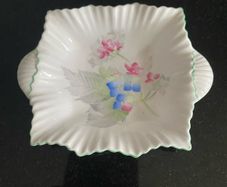 Shelly  circa 1930 s pretty  trinket dish