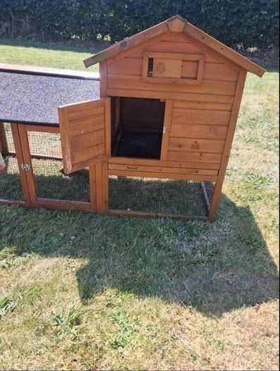 hen house/ rabbit hutch