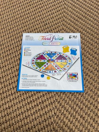 Trivial Pursuit Family Edition FREE POSTAGE