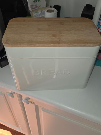 Bread bin
