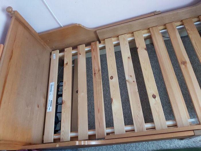 Kids wooden bed - adjustable