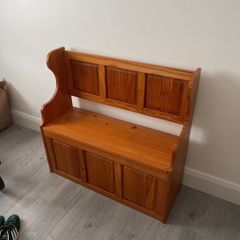 Blanket box