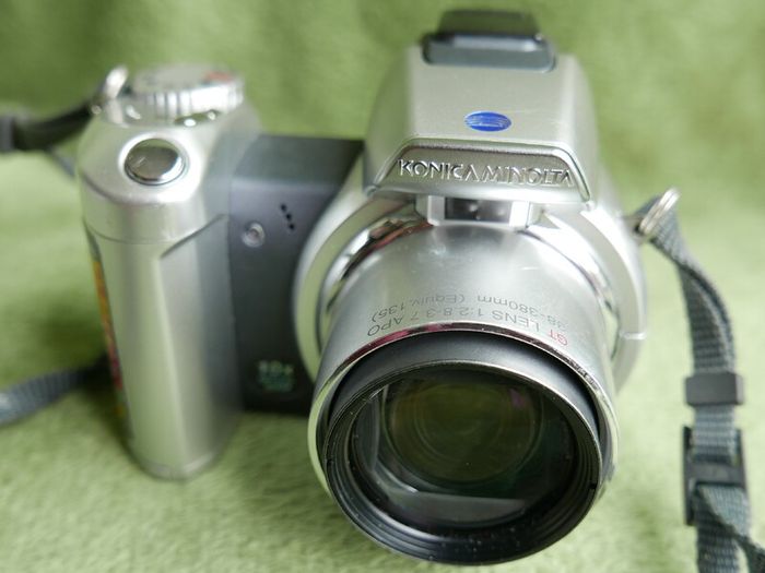 Konica Minolta Dimage Z2 4MP Digital Bridge Camera Working Tested