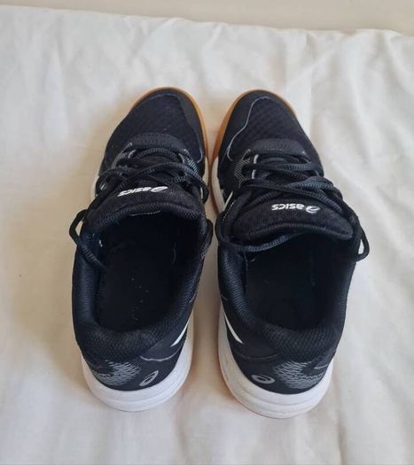 asics upcourt 5 Size 4.5 eu 38 black leather in excellent condition