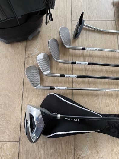 Right Handed Golf Club Set