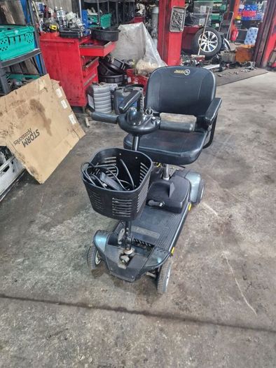 Go Go Elite Traveller Mobility scooter