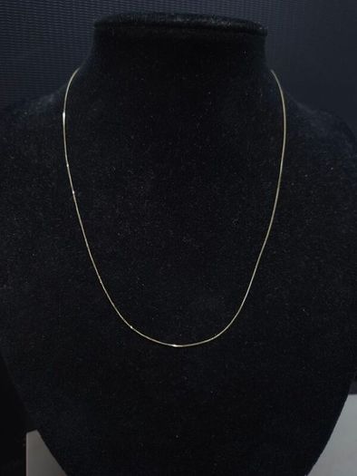 9 Carat Gold Fine Chain Necklace 45.5 cm Hallmarked