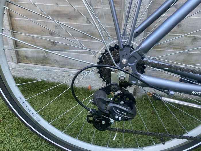 Raleigh Pioneer Tour Hyrid Bike - Women's City style