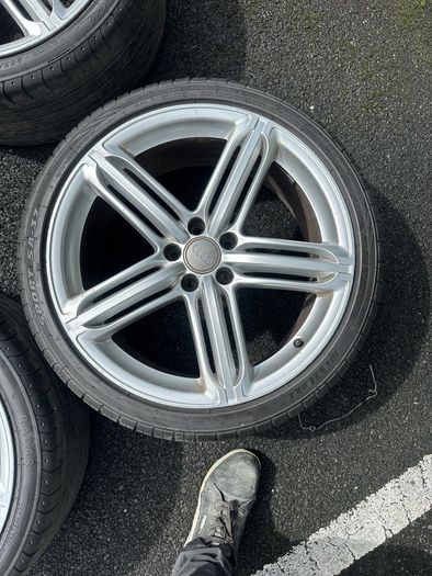 Genuine Audi Peelers 20" (Near new tires)