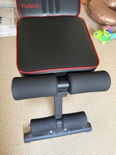 Weight lifting gym bench