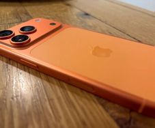 iPhone 17 Pro 256GB Cosmic Orange + 3 Premium Cases