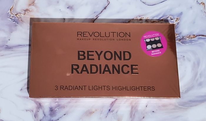 Revolution Beyond Radiance - 3 Radiant Lights Highlighters - Highlighter Palette - New