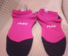 RAS pink swim neo socks size 32/33