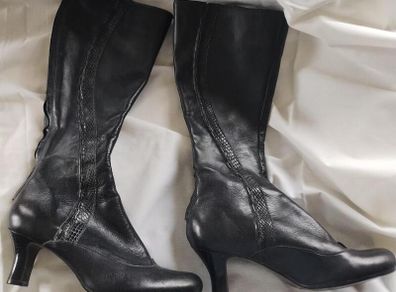 Clarks Boots (25379)