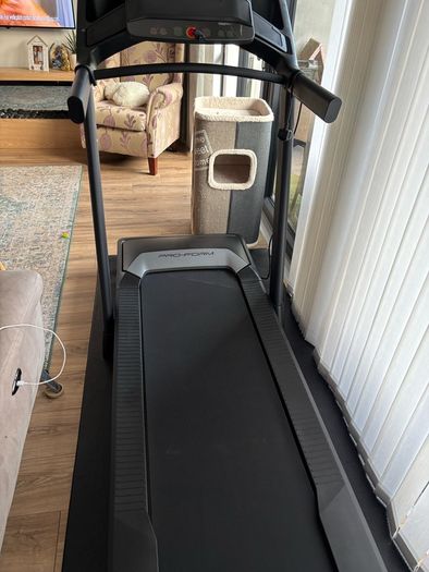 Pro form Carbon treadmill and floor mat
