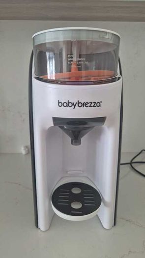 Baby Brezza Formula Pro Bottle Maker Excellent Condition
