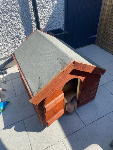 dog kennel