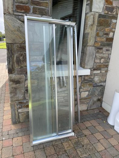 bathroom WHB and 800 shower tray +enclosure