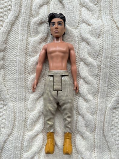 Hasbro Disney Aladdin Figure Doll 2018 Live Action Movie approx 11.5" Used PLease look at the pictures