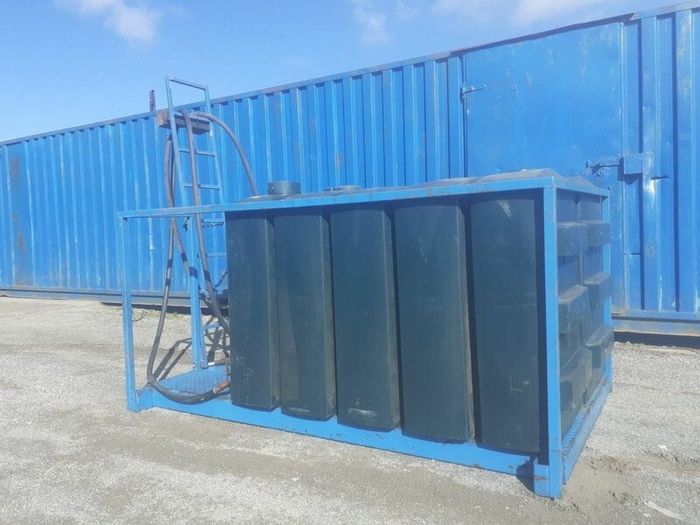 1000 litre diesel tanks & frame