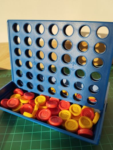 Vintage Travel Connect 4 (1982 Edition) content untouched