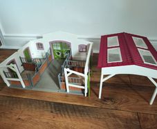 schleigh horse house