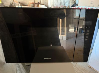 Miele Microwave (like new)