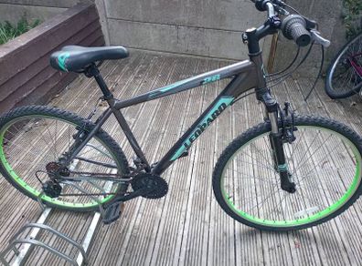 Boys 26" wheel mountain bike,
