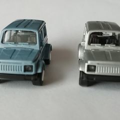 2 Suzuki SJ model cars