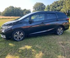 Honda Shuttle Hybrid X sensing model (Top Spec)
